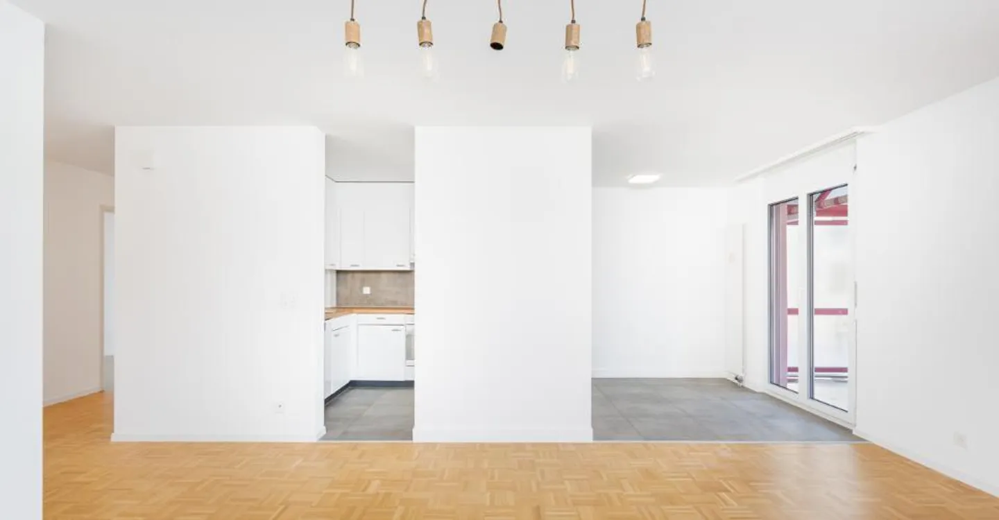 Appartamento 3½ locali con balcone e posto auto interno – Neyruz - Foto 2 di 9