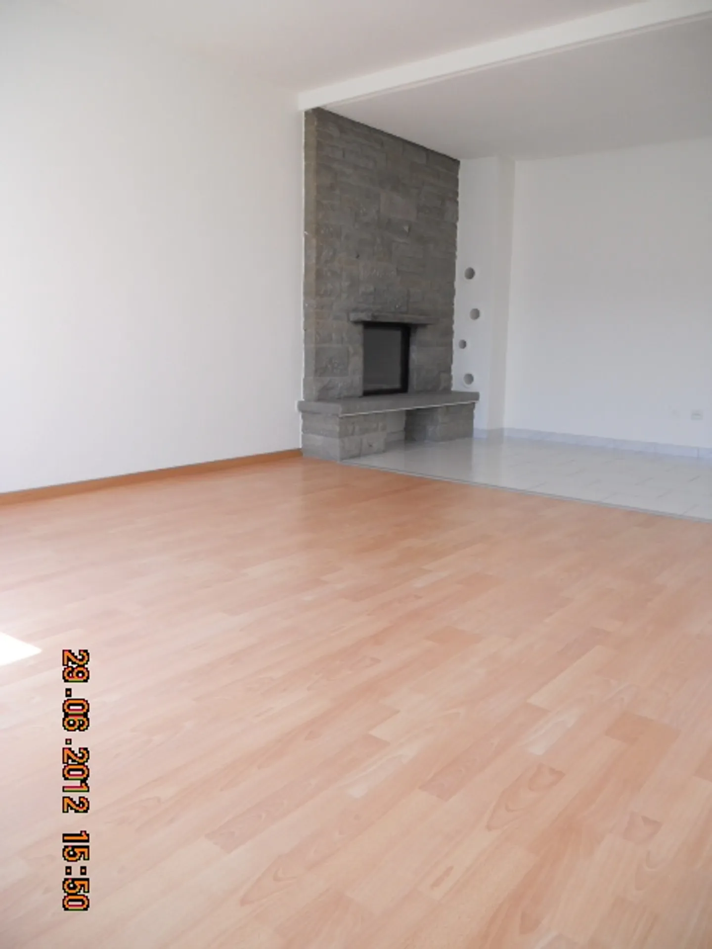 Sonnige 4 1/2-Zimmer Wohnung mit Cheminée - Foto 2 von 13