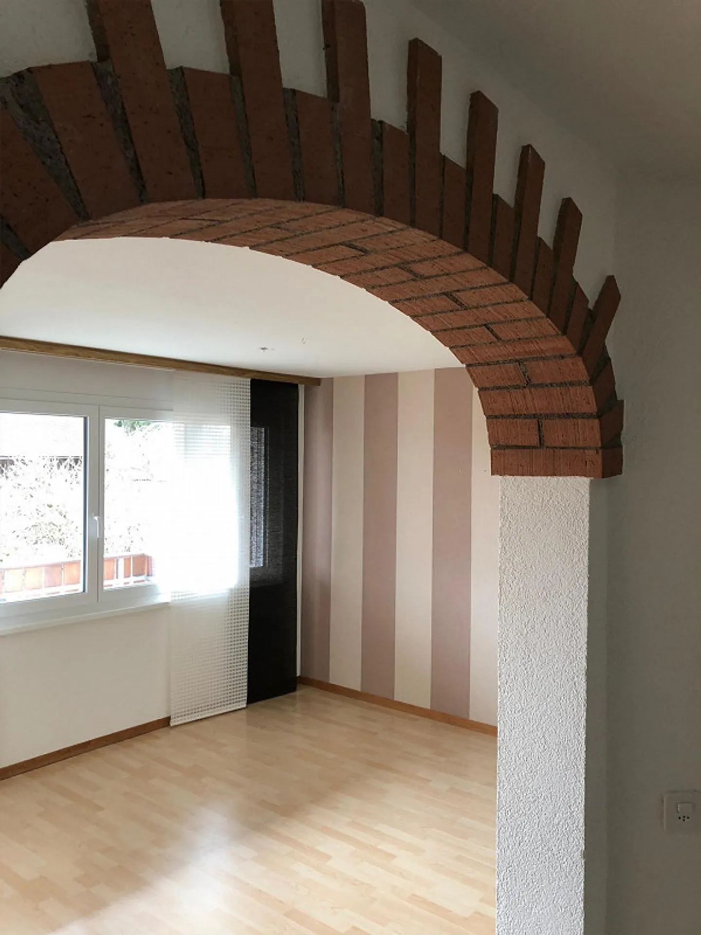 4 1/2 stanze a Büttenhardt soleggiato - Foto 7 di 9