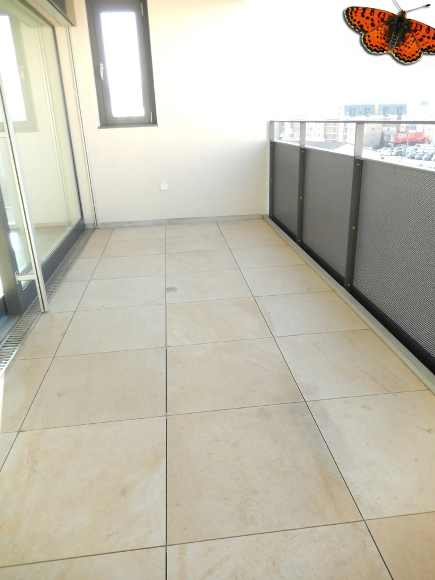 Beautiful 2 ½ Room - Magnificent View! - Photo 7 of 10