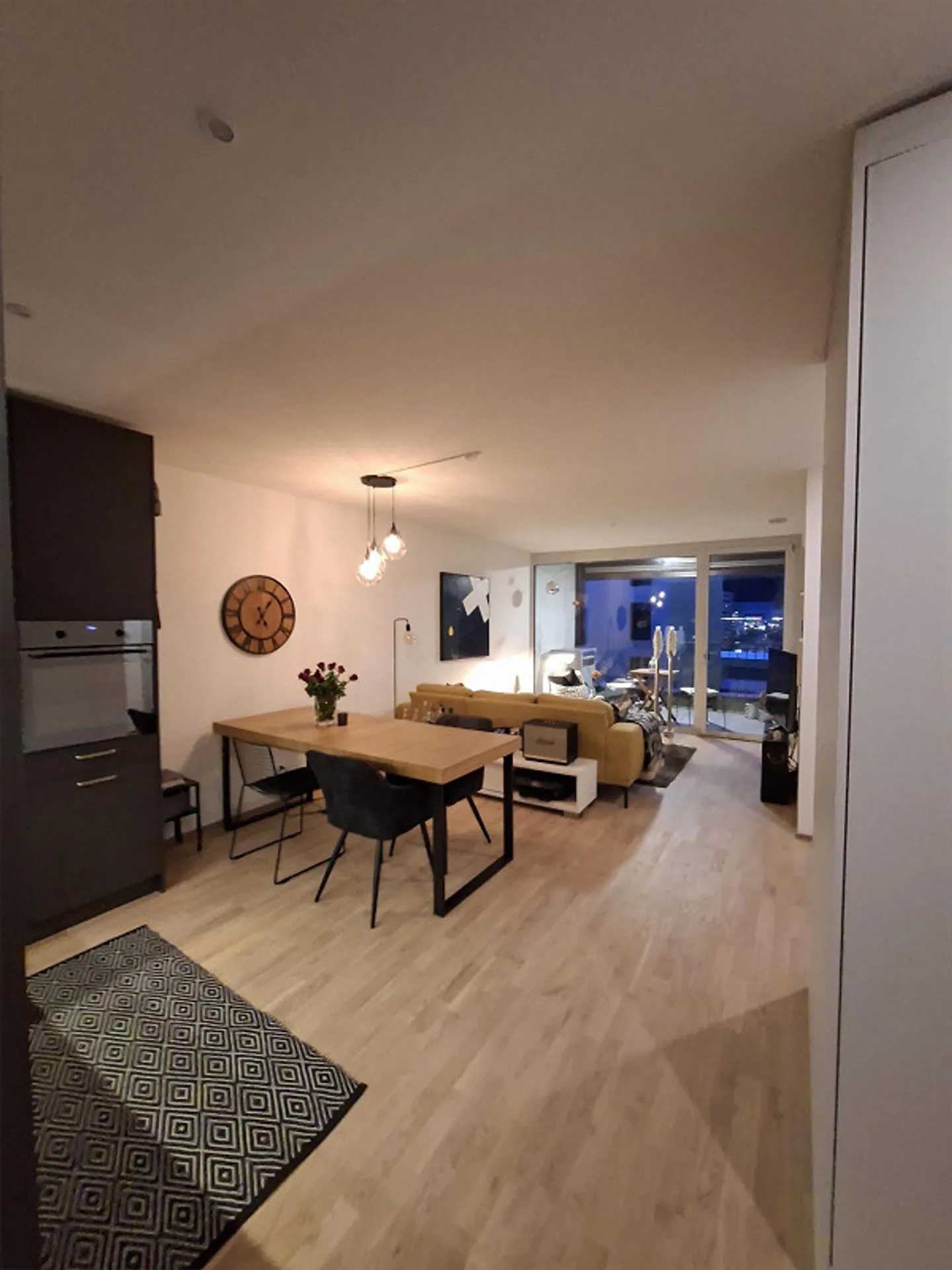 Ottimo appartamento di 2,5 locali con balcone (ovest) nel Moyo - Horw - Foto 2 di 11