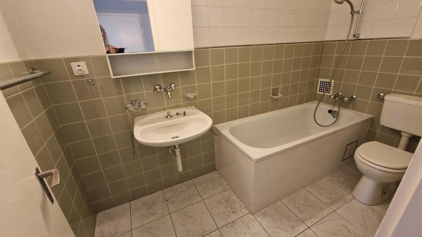 Central and close to the park - Photo 3 of 5