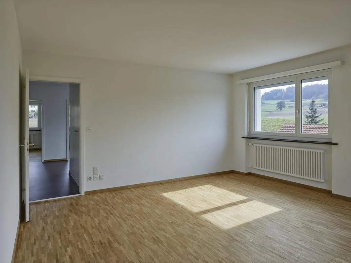 Beautiful, bright apartment in a rural setting - Photo 3 of 8