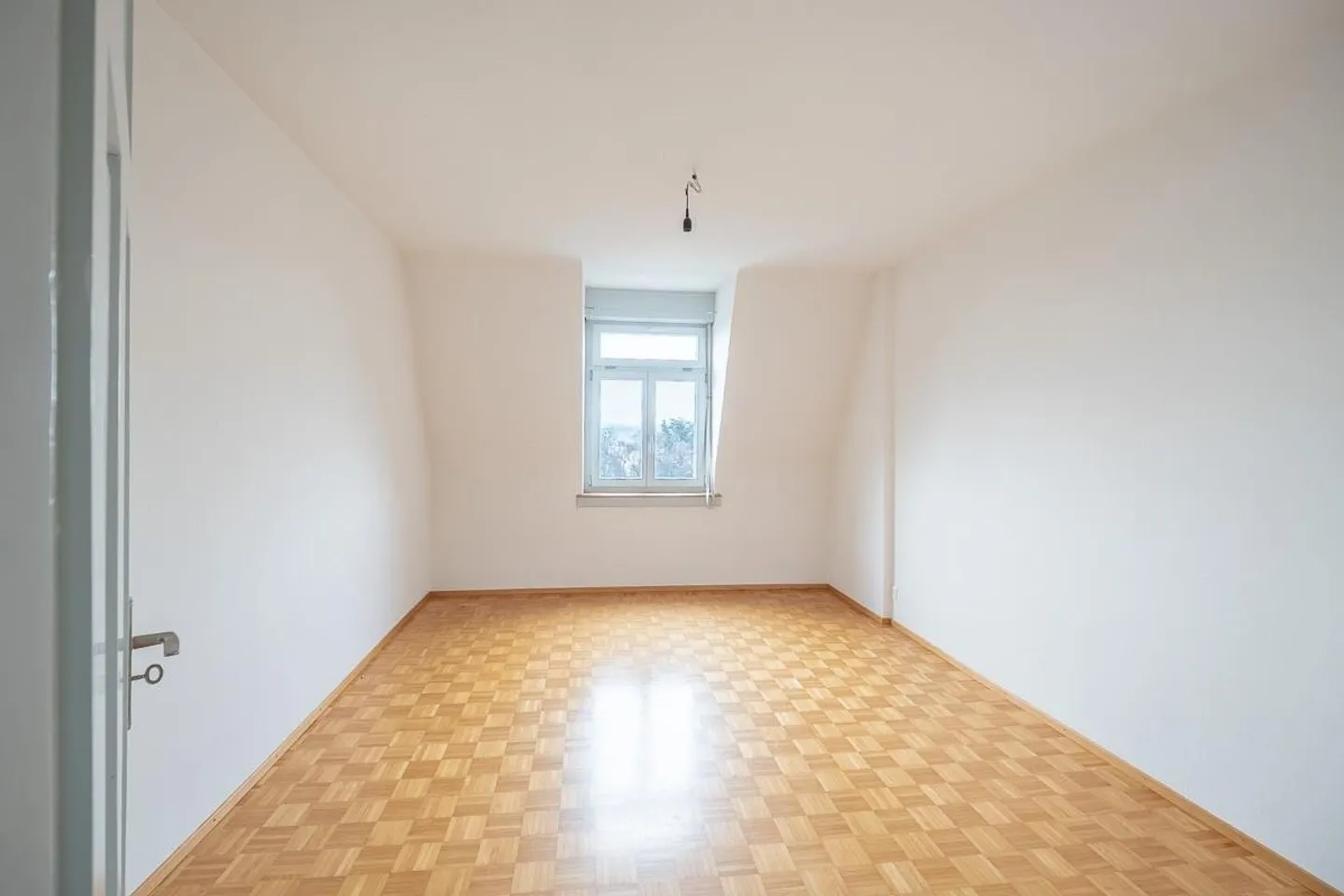 Charming 5.5-room apartment - Photo 4 of 12