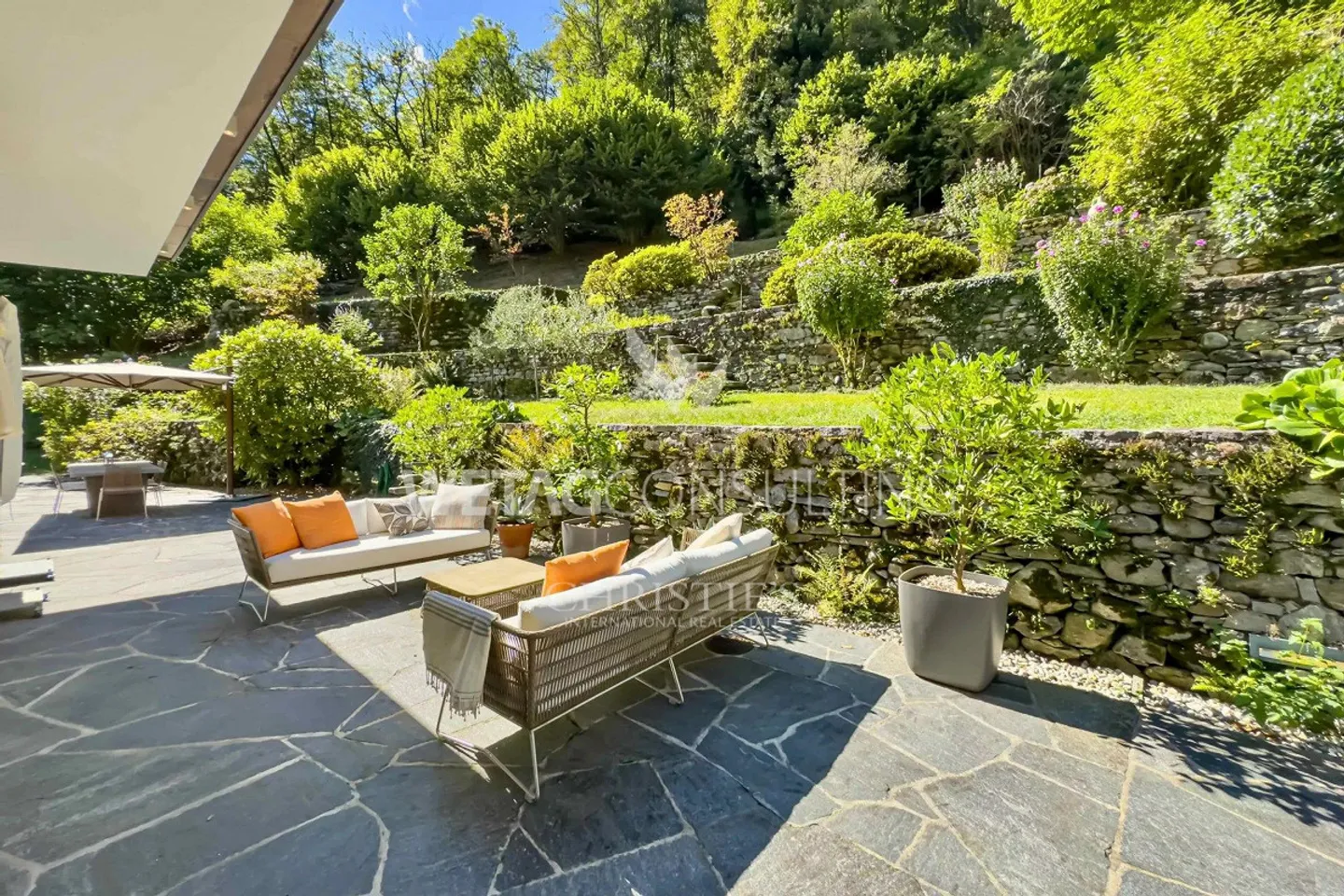 Unique, modern villa with separate Rustico, for sale in Berzona, in the beautiful Onsernone Valley - Photo 7 of 13