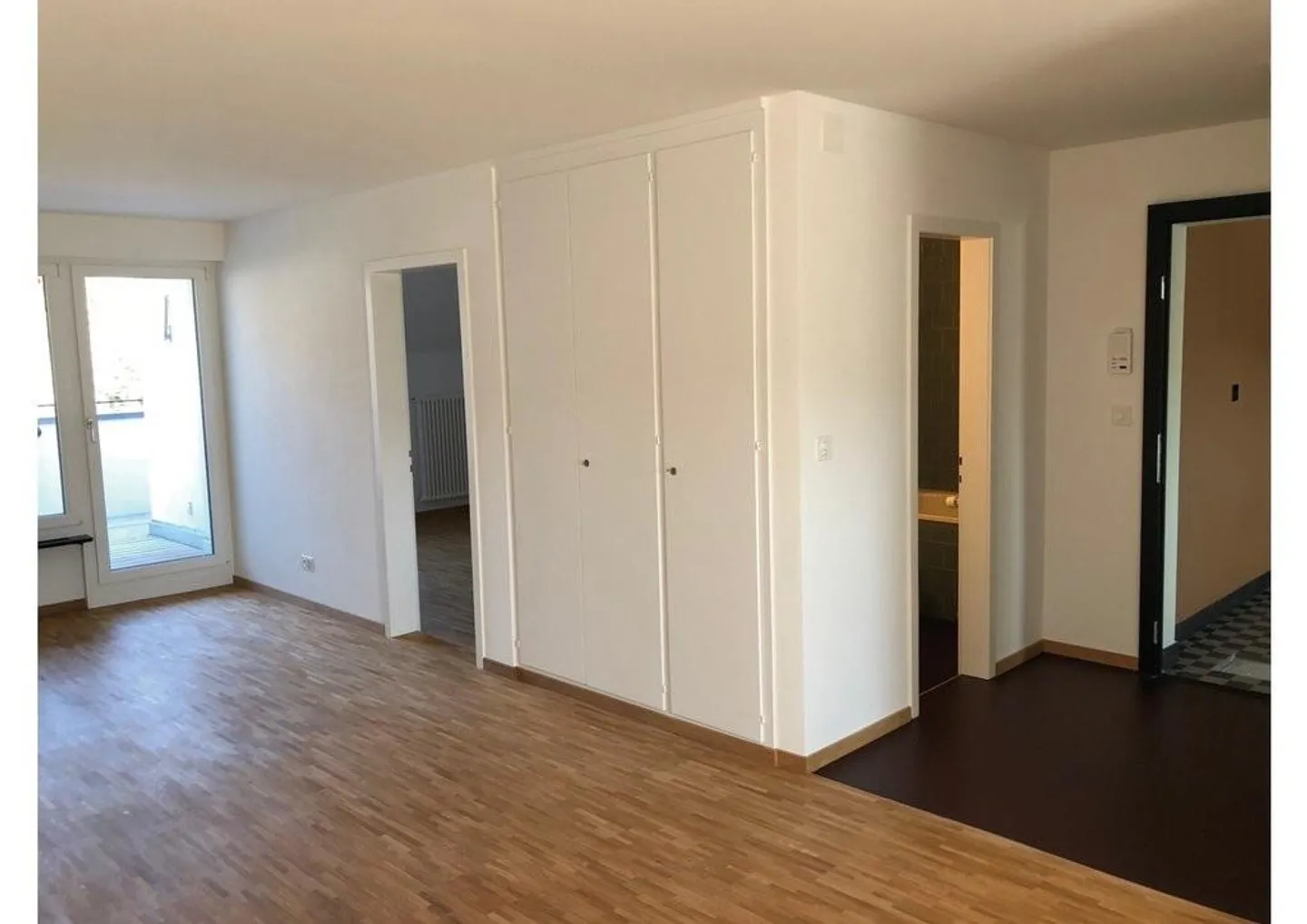 Beautiful, bright apartment in a rural setting - Photo 7 of 8