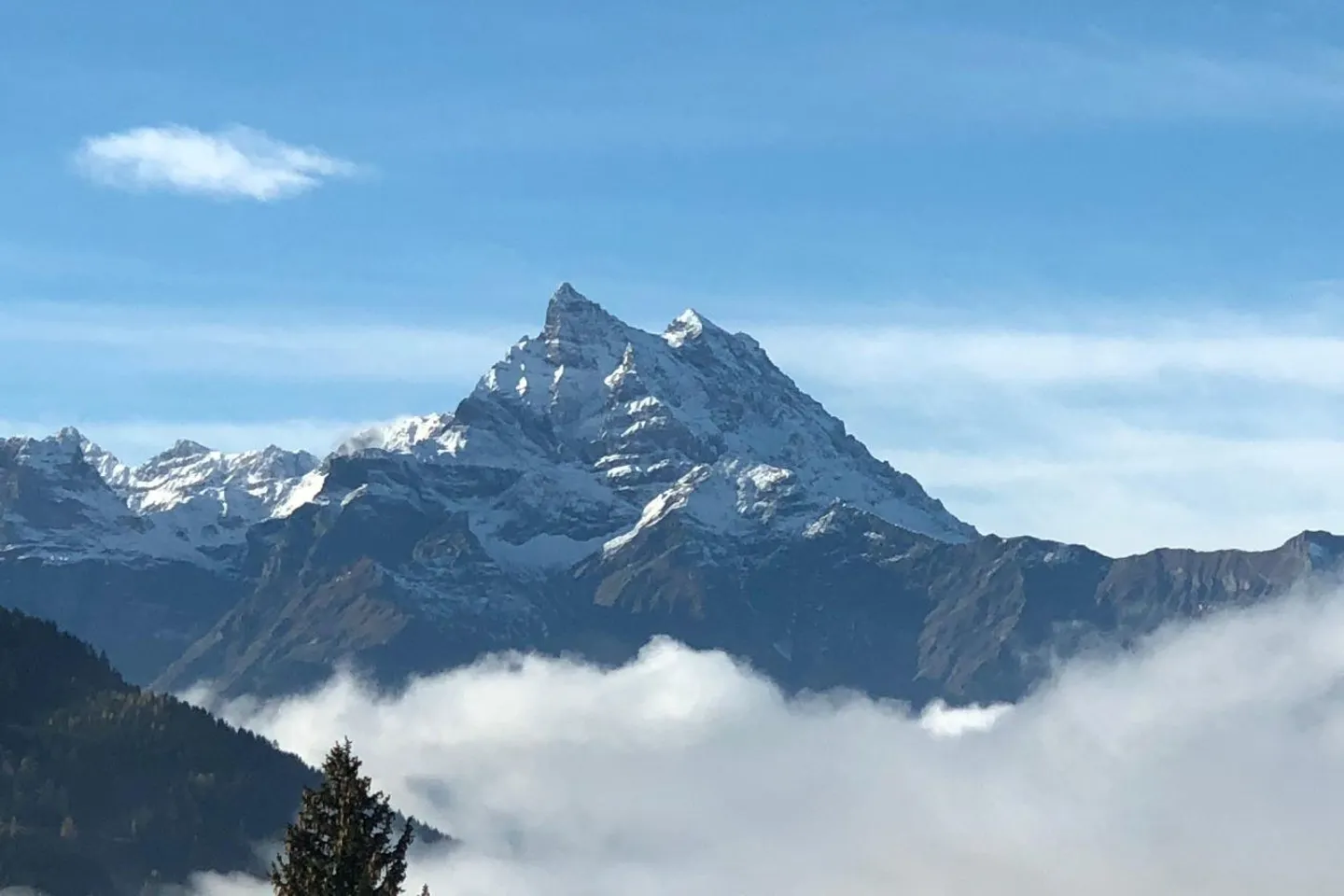 Spacious chalet with heated pool and stunning views of the Alps - Photo 8 of 13