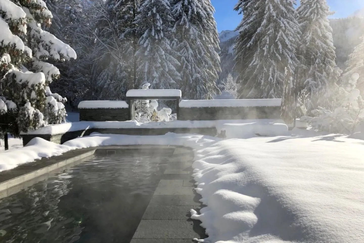 Spacious chalet with heated pool and stunning views of the Alps - Photo 9 of 13