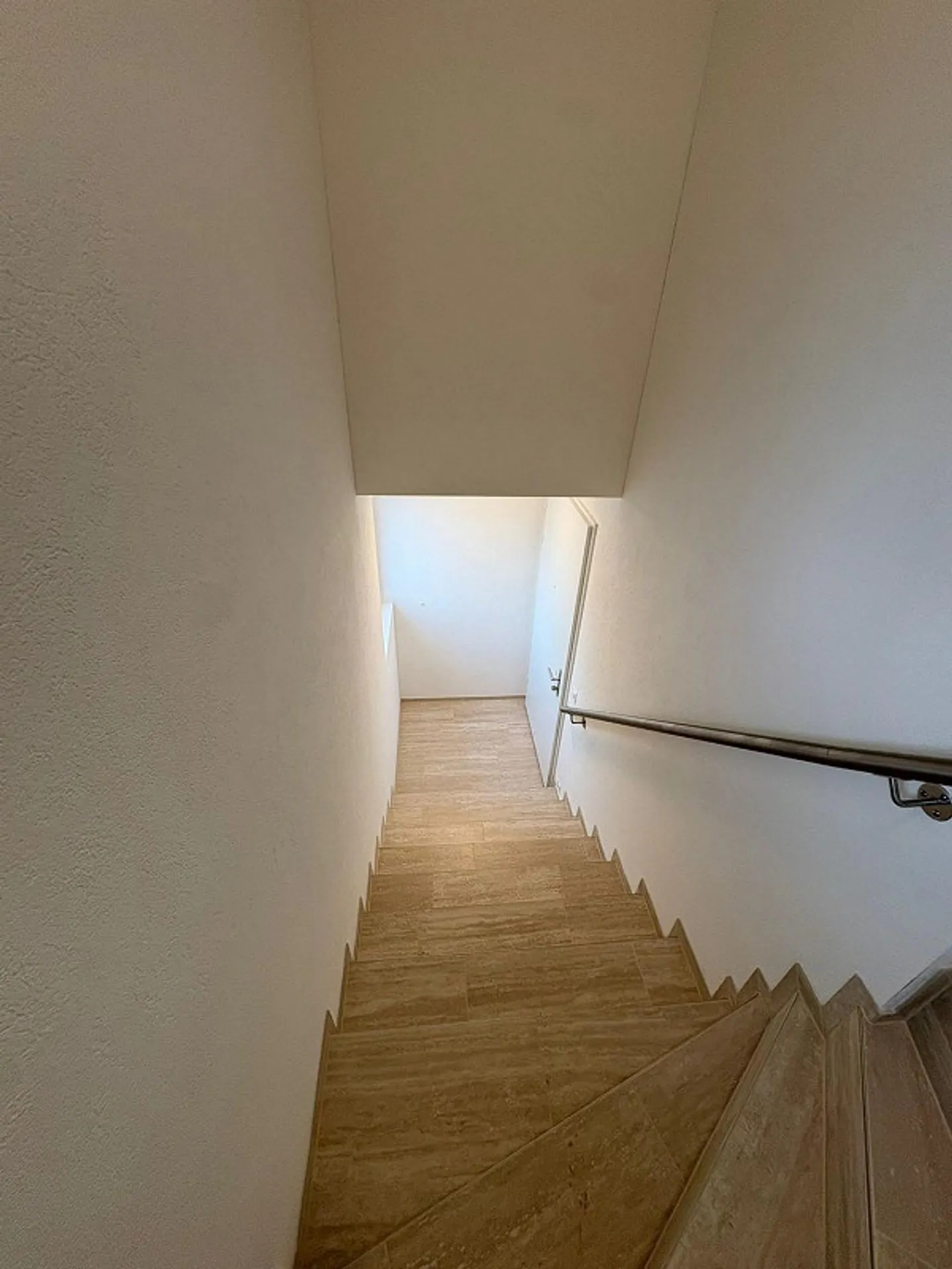 Première occupation au-dessus des toits de Dübendorf, penthouse ensoleillé dans un nouveau bâtiment moderne, situé au centre - Photo 5 sur 13