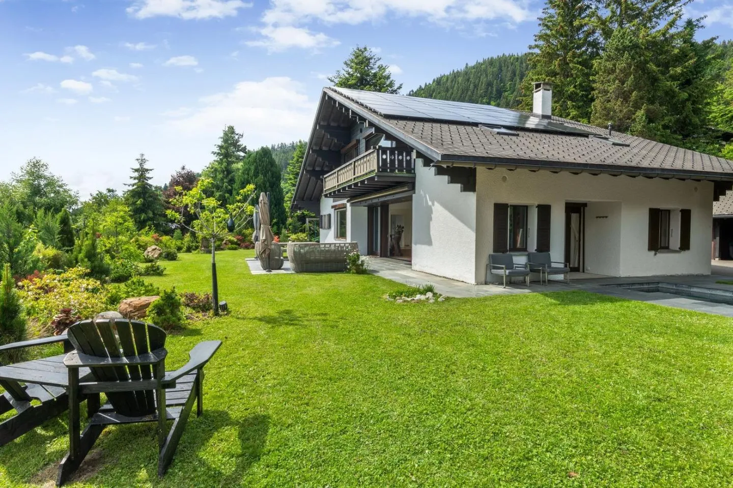 Spacious chalet with heated pool and stunning views of the Alps - Photo 4 of 13
