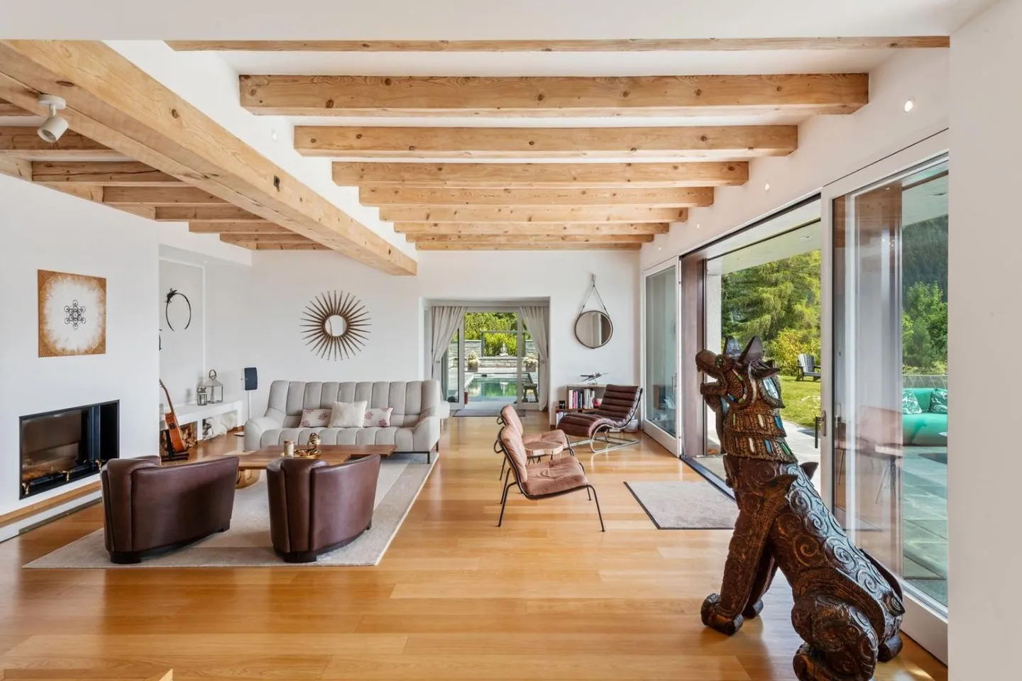 Spacious chalet with heated pool and stunning views of the Alps - Photo 5 of 13