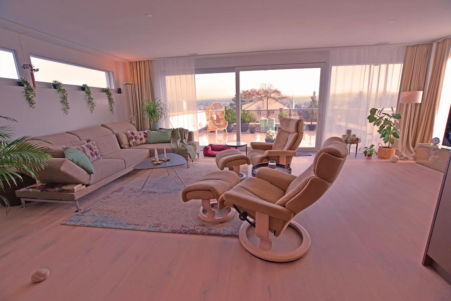 Expérience de vie exclusive, 5.5 pièces, maison de terrasse moderne, vue panoramique - Photo 3 sur 8