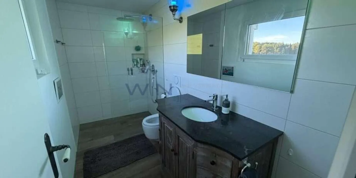 Appartamento esclusivo con terrazza e vista panoramica - Foto 5 di 8