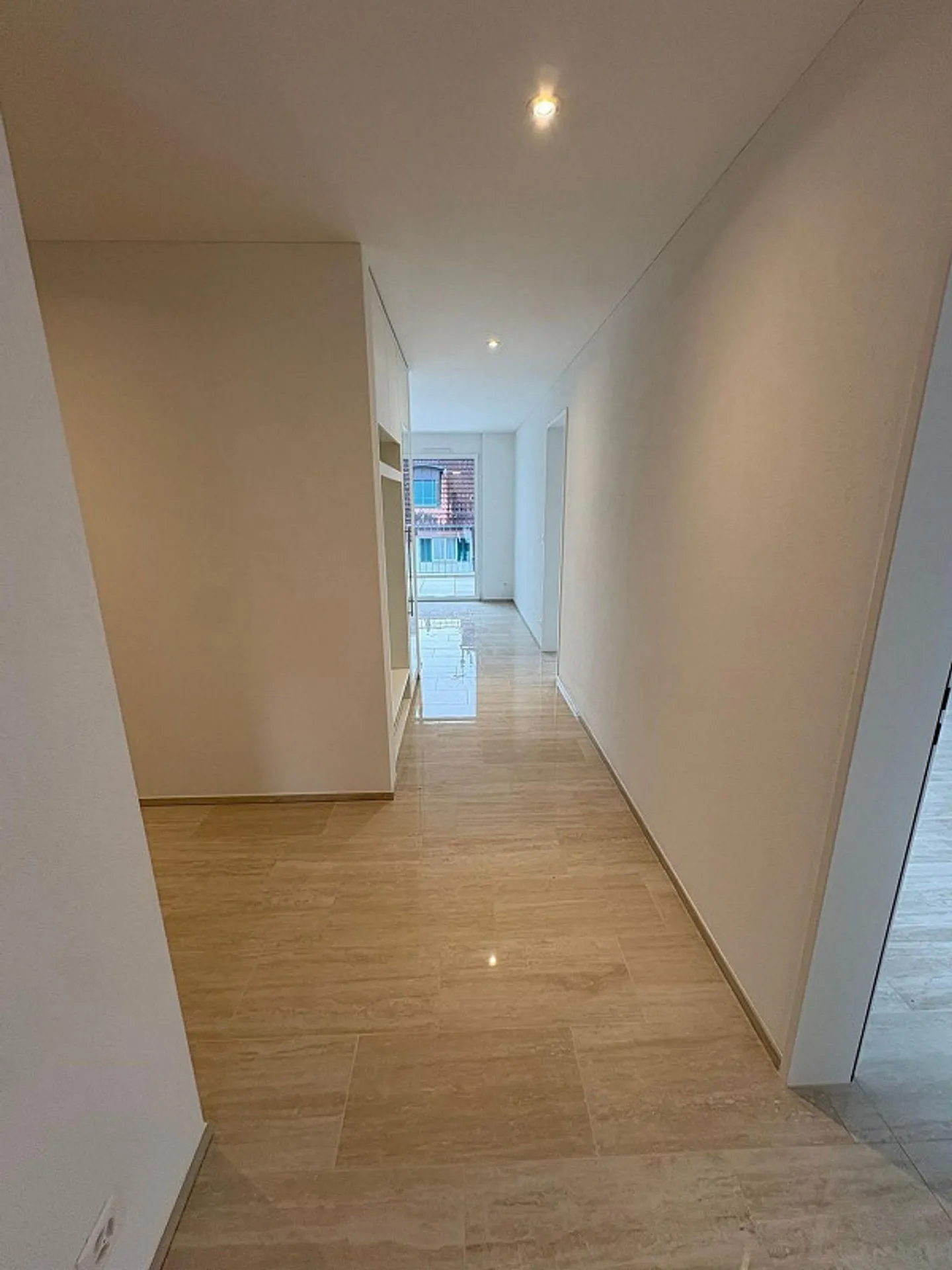 Première occupation au-dessus des toits de Dübendorf, penthouse ensoleillé dans un nouveau bâtiment moderne, situé au centre - Photo 10 sur 13