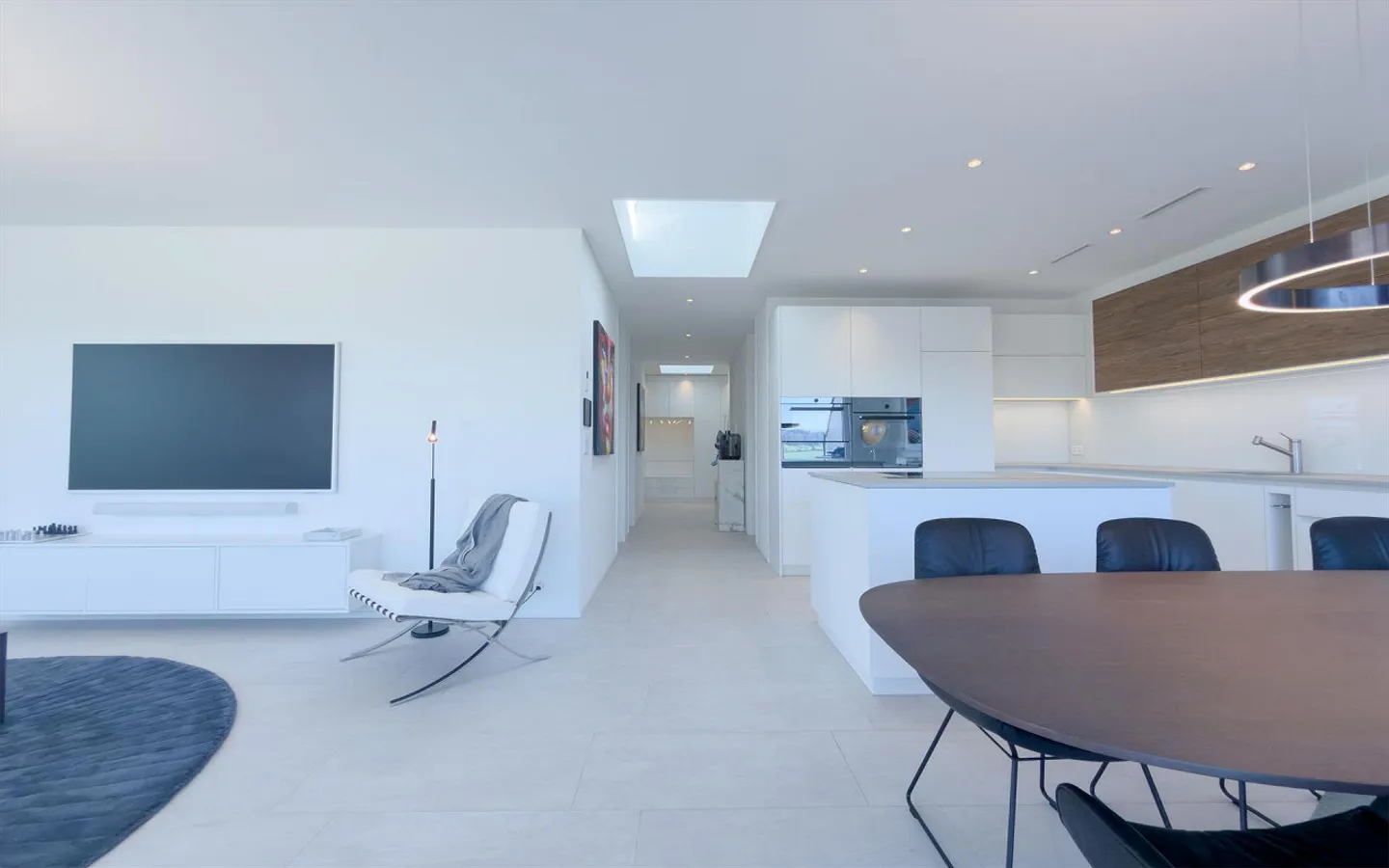 Appartamento attico esclusivo con terrazza, vista panoramica, smart home e jacuzzi - Foto 1 di 12