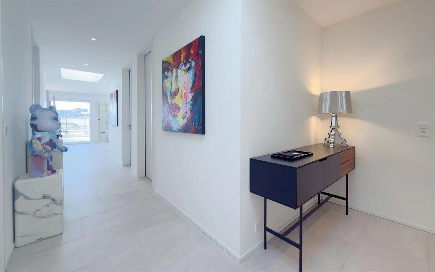 Appartamento attico esclusivo con terrazza, vista panoramica, smart home e jacuzzi - Foto 7 di 12