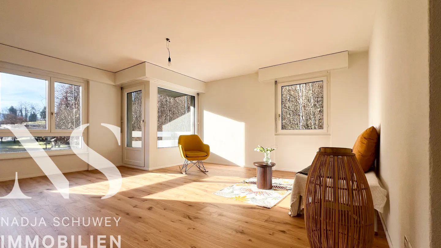 Appartement confortable de 3,5 pièces, emplacement calme, au cœur de Tafers - Photo 1 sur 15