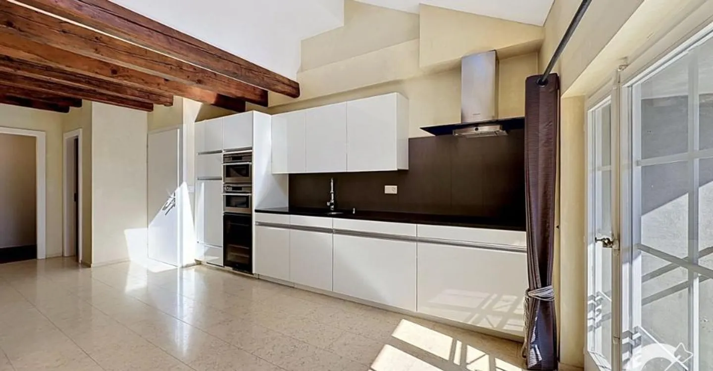 Charming Duplex with Rental Loft - Photo 3 of 9