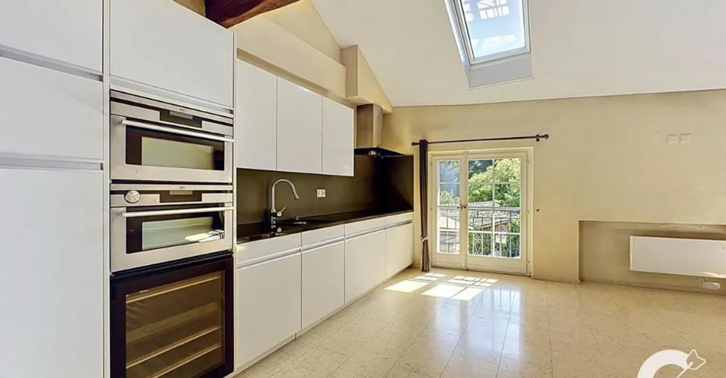 Charming Duplex with Rental Loft - Photo 4 of 9