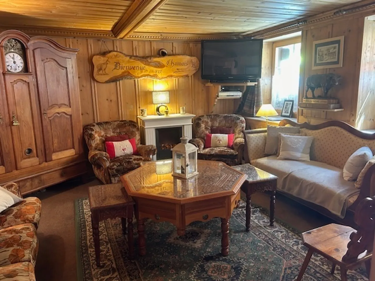 Il Café-Ristorante du Chamois a L'Etivaz, un gioiello delle Alpi vodese - Foto 2 di 12