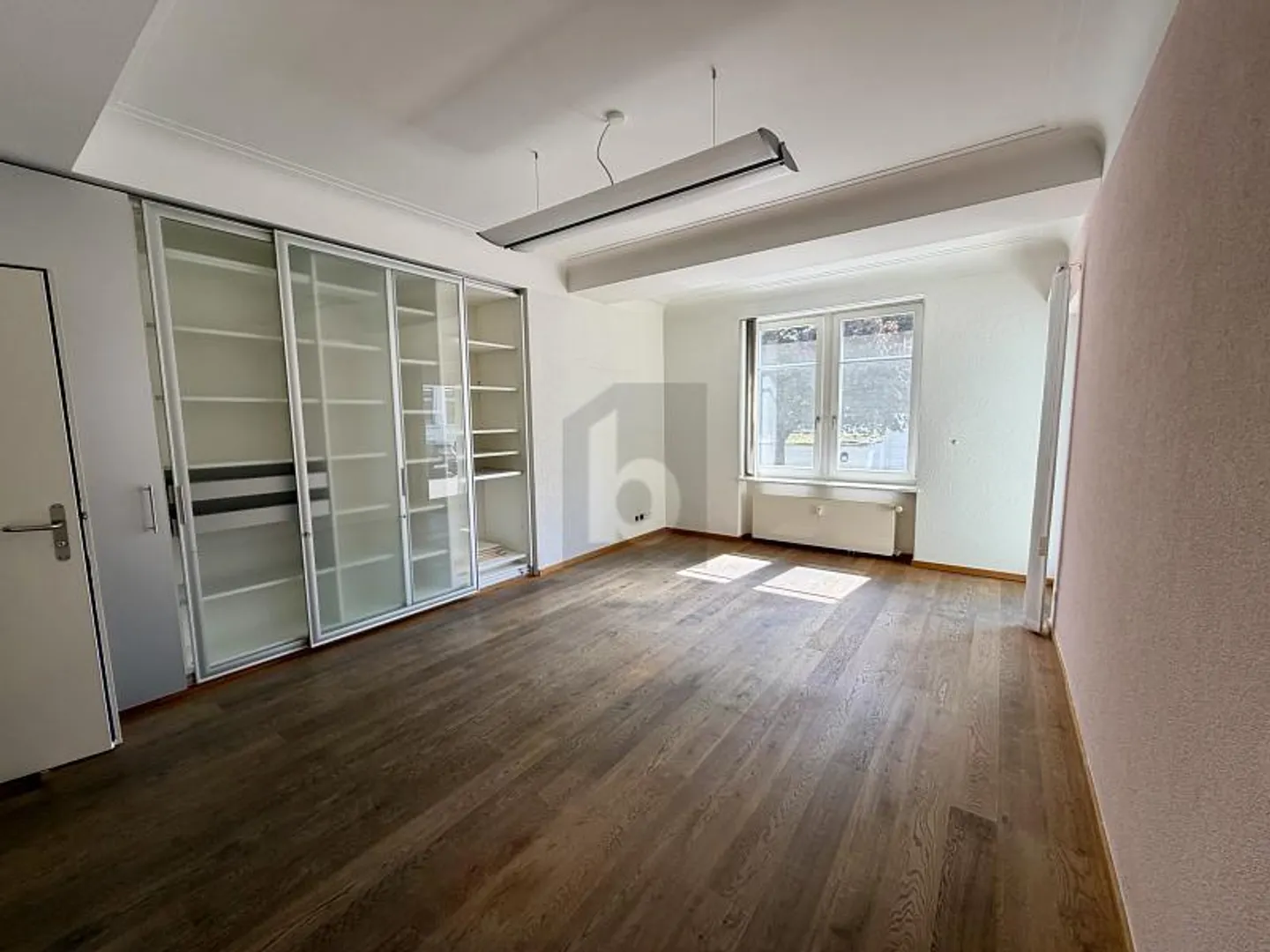 SPACIOUS AND VERSATILE - Photo 3 of 6