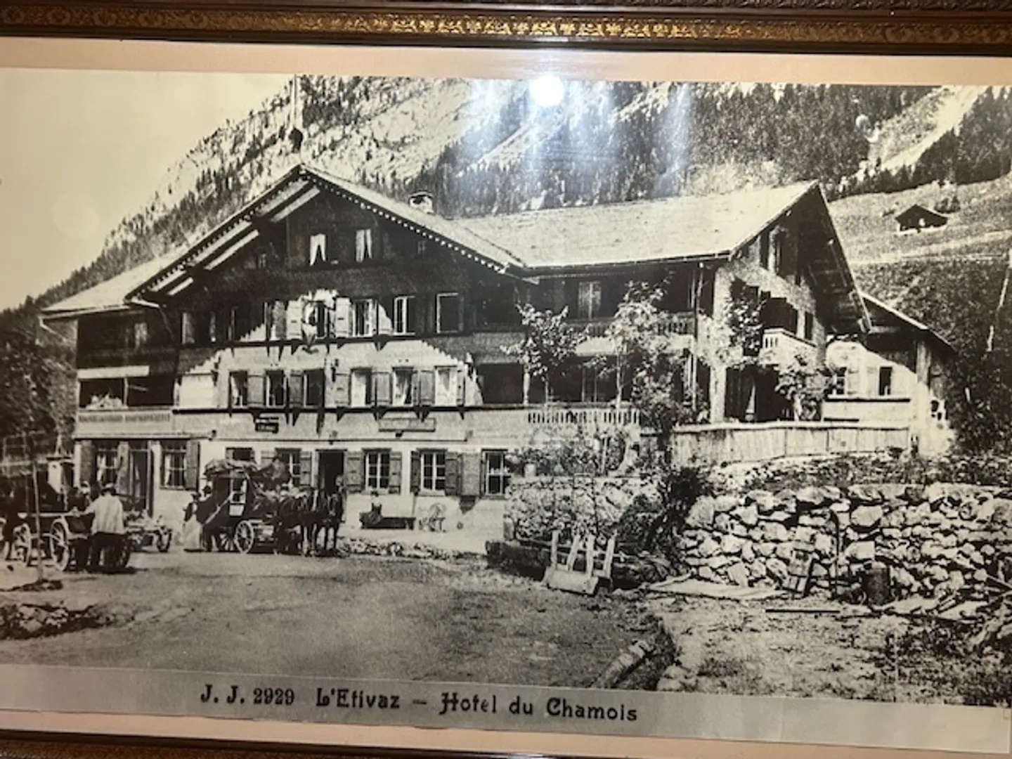 Il Café-Ristorante du Chamois a L'Etivaz, un gioiello delle Alpi vodese - Foto 1 di 12