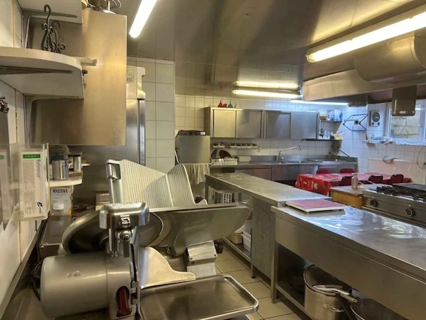 Il Café-Ristorante du Chamois a L'Etivaz, un gioiello delle Alpi vodese - Foto 8 di 12