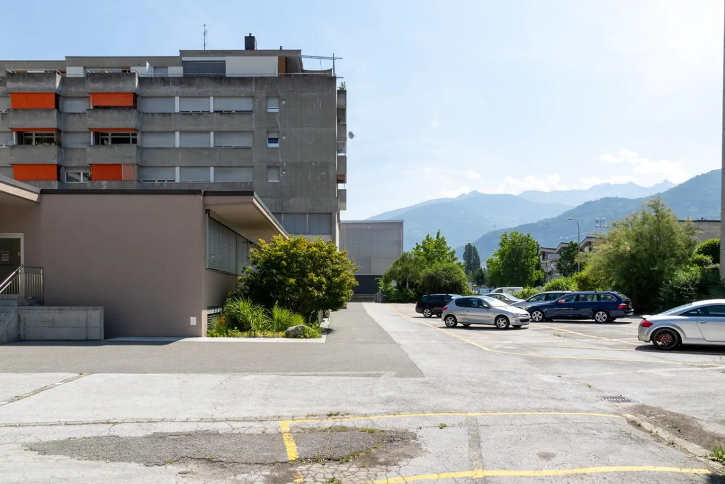 FOR RENT, CITY CENTER SION, OUTDOOR PARKING SPACE - Photo 4 of 5