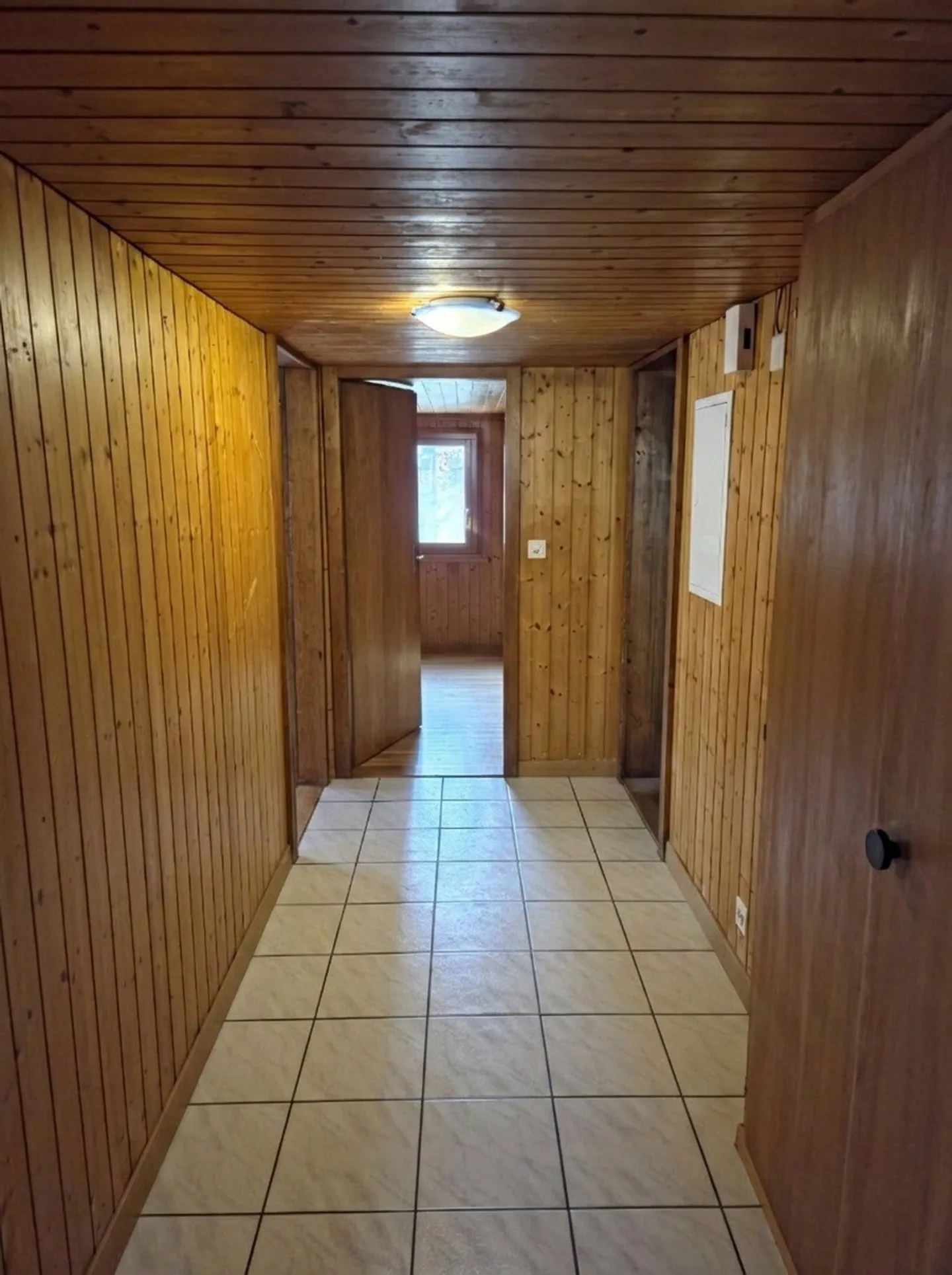 4.5-room apartment with rustic charm - Photo 2 of 11