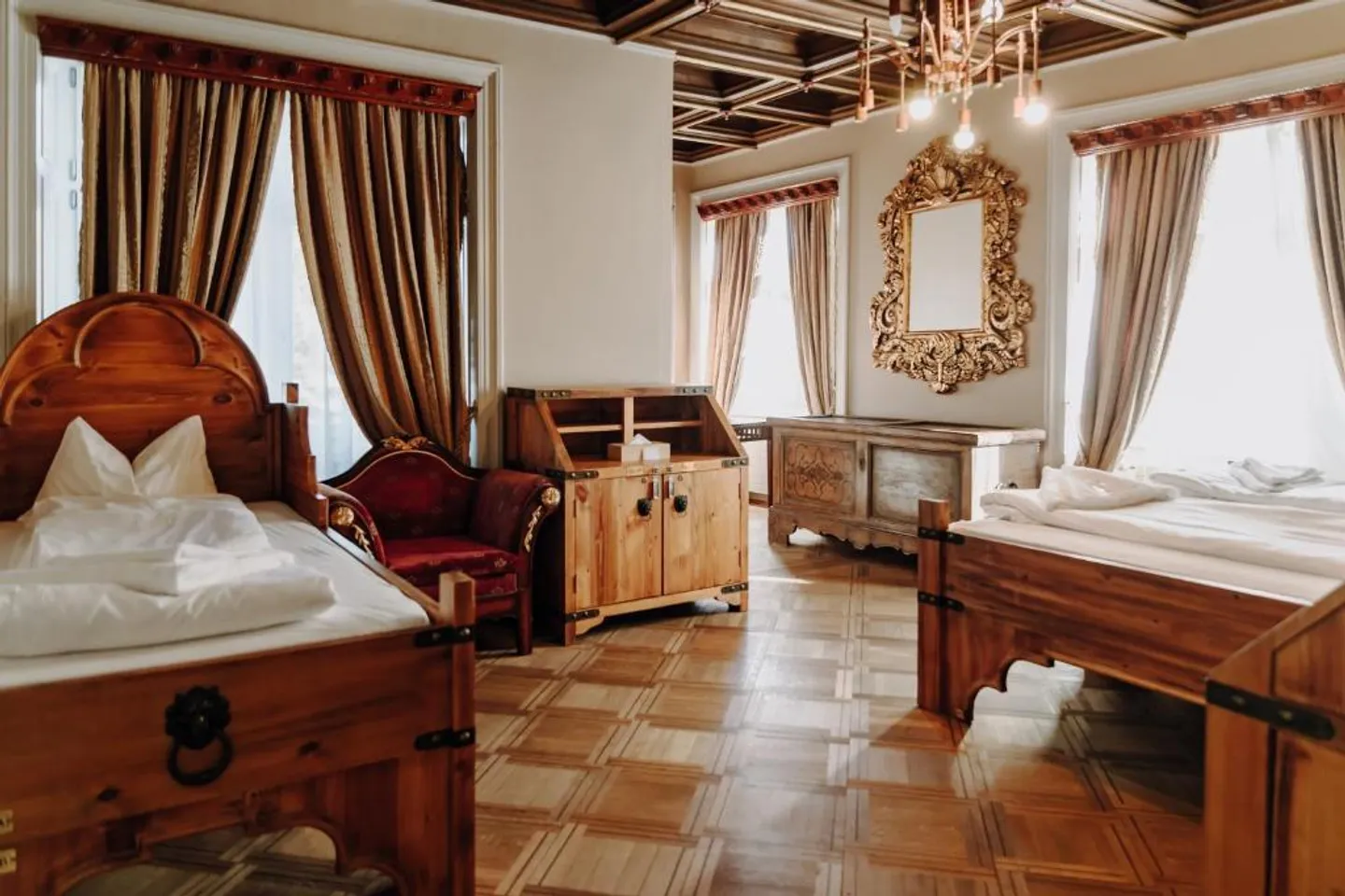 Villa storica in posizione privilegiata - Foto 10 di 18