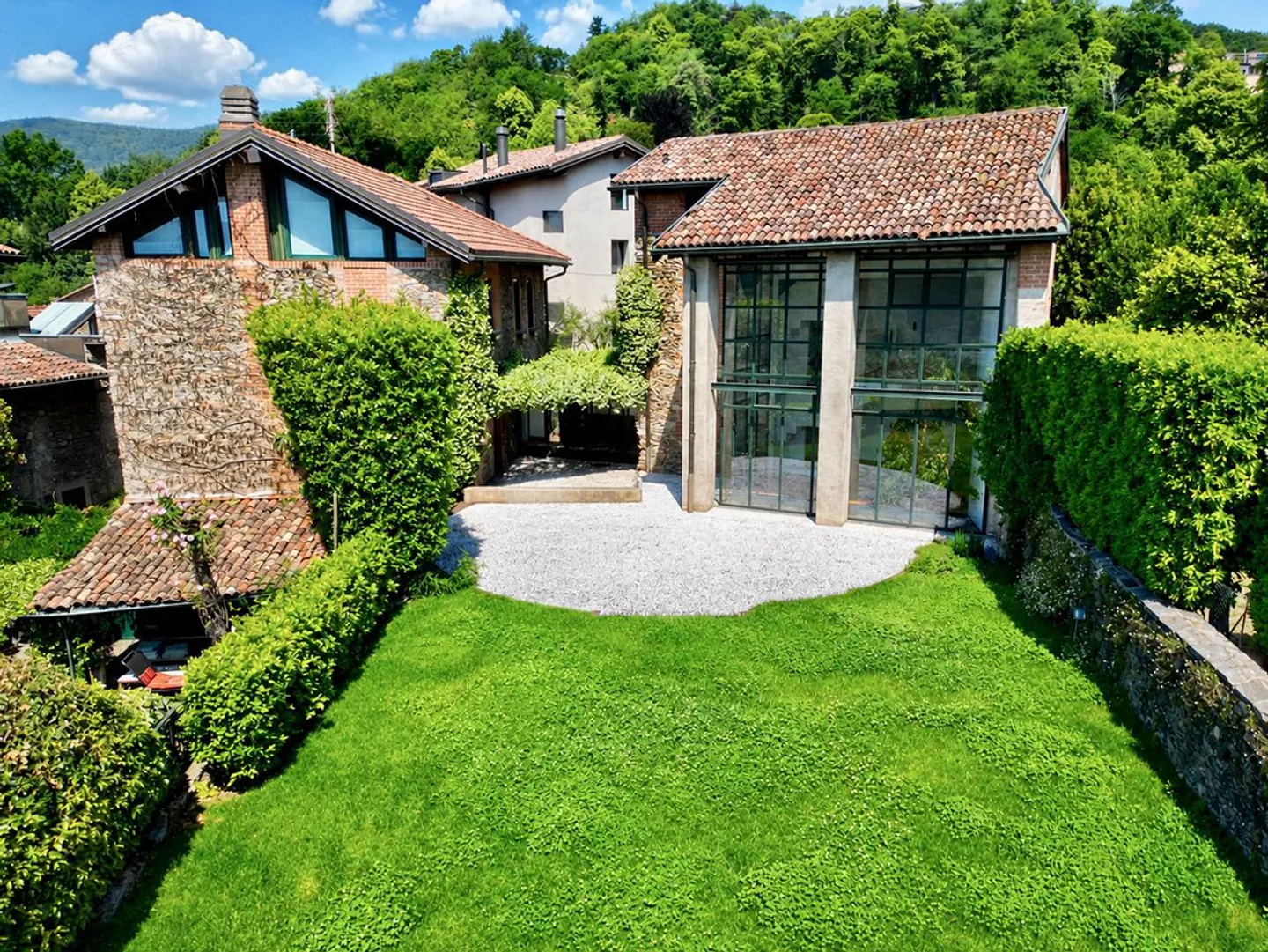 Elegant Charming Villa with Garden and Lake View - Photo 2 of 30