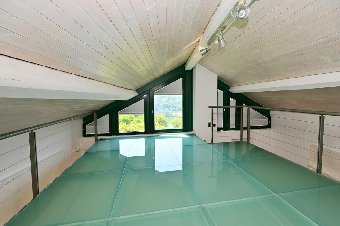 Elegant Charming Villa with Garden and Lake View - Photo 19 of 30