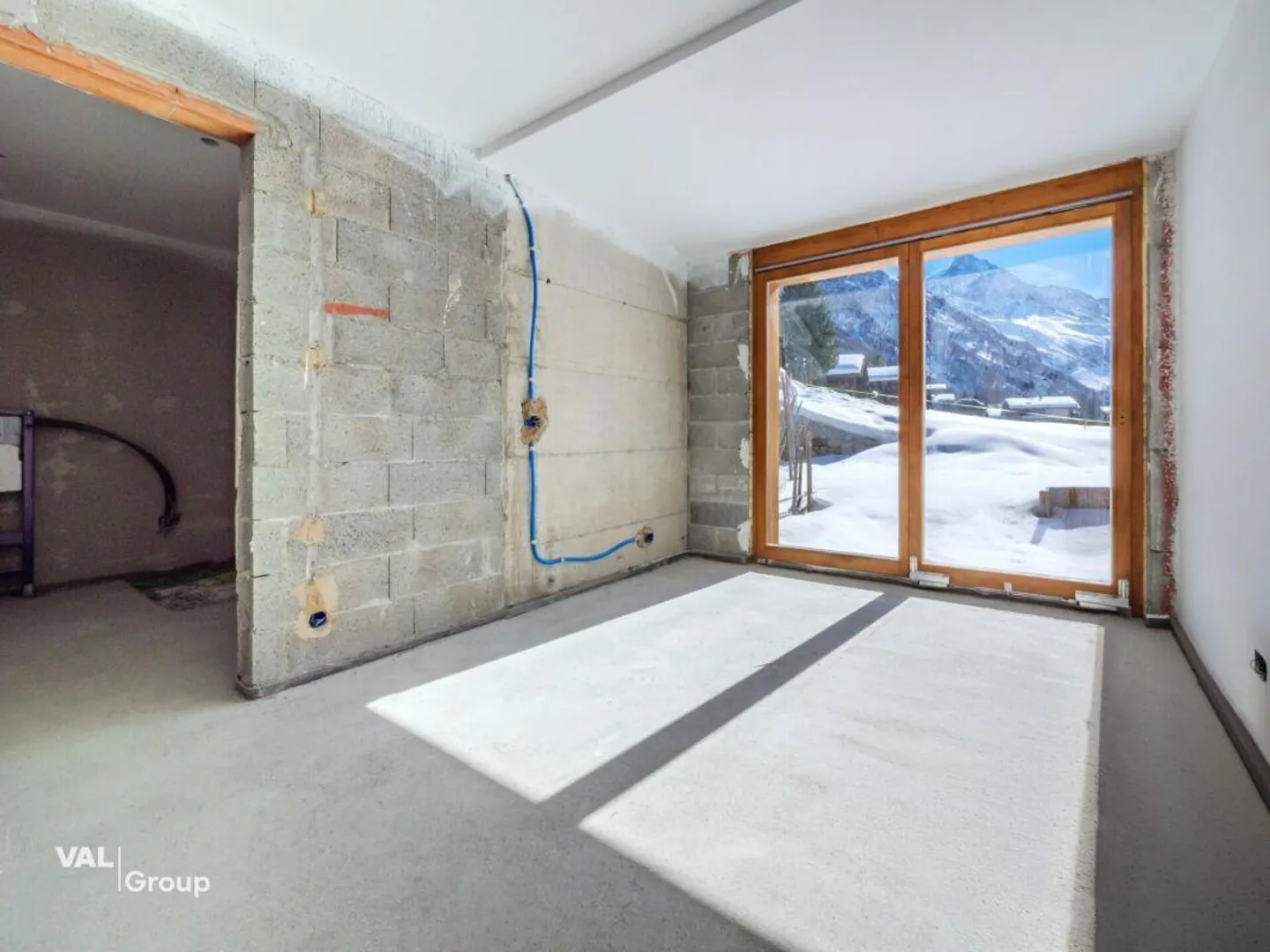 Chalet affascinante con eleganza alpina in un ambiente mozzafiato - Foto 7 di 12