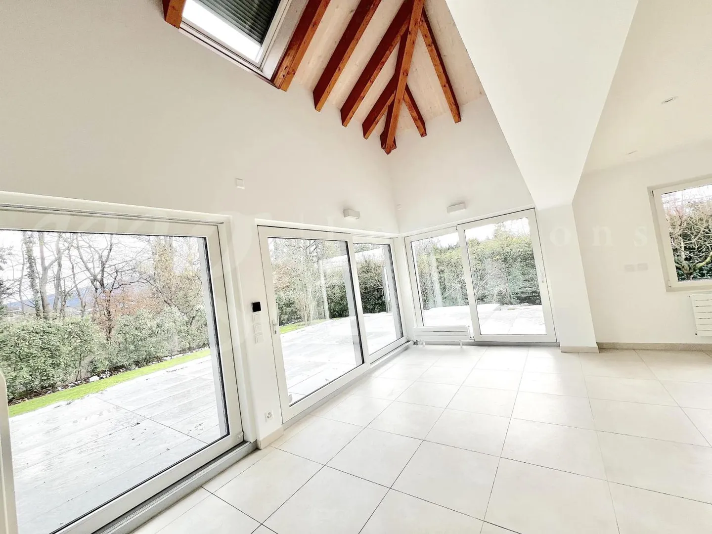 SUPERBE UND GROSSES HAUS MIT 10 ZIMMERN - 350 m2 - HPE - GARTEN VON 1100 m2 UND GROSS - Foto 7 von 13
