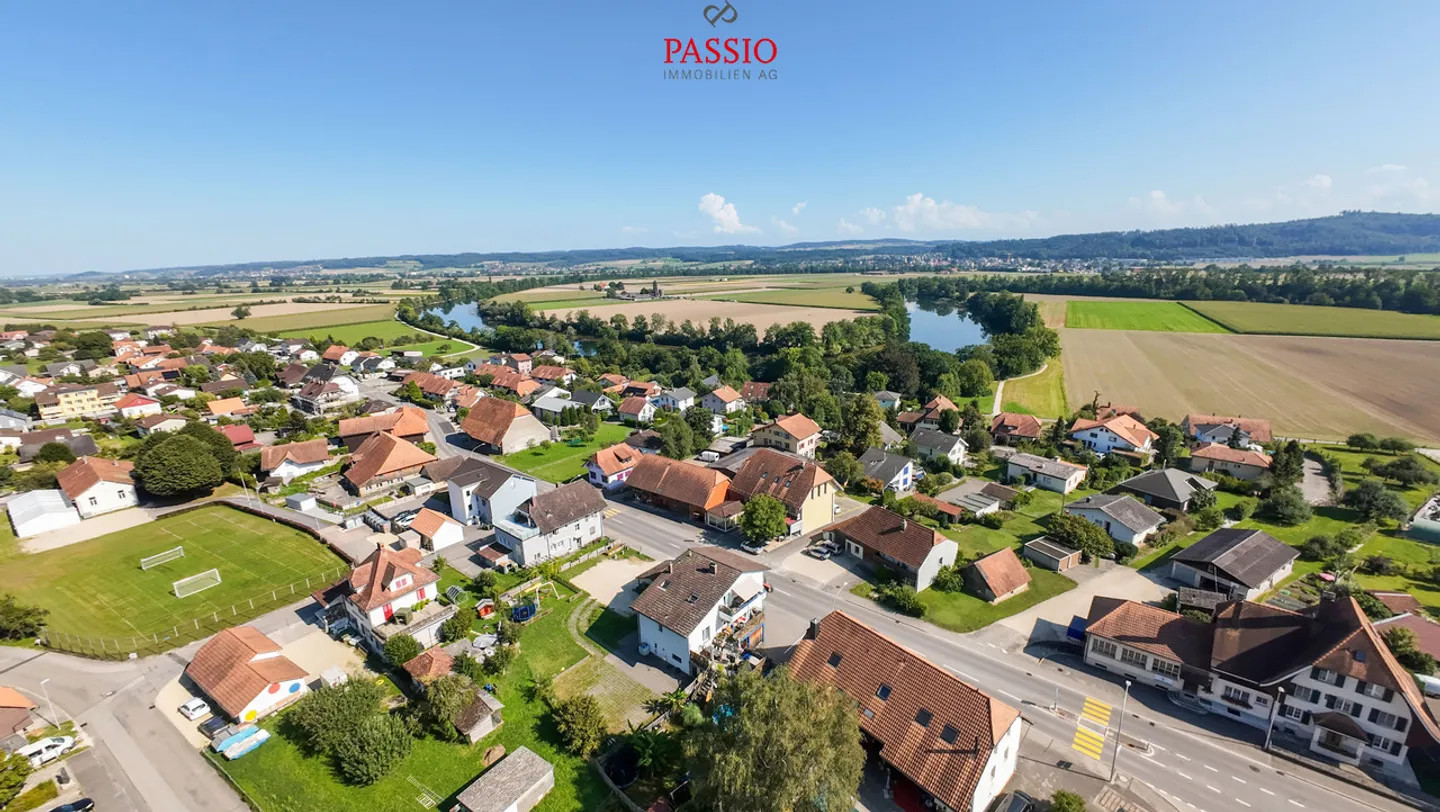 Charming multi-family house in the heart of Meinisberg - Photo 3 of 22