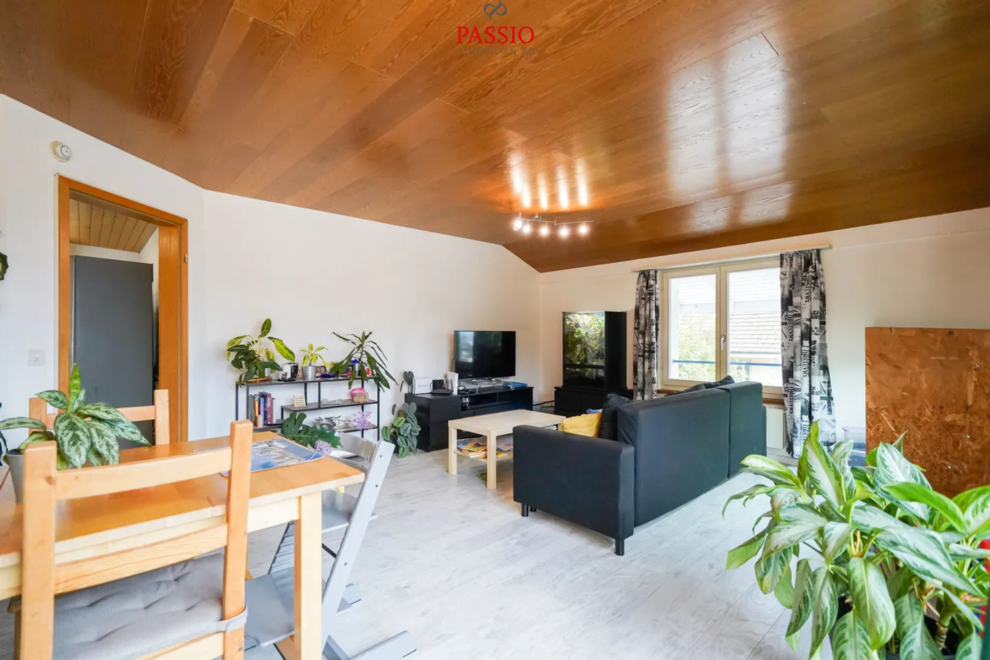 Charming multi-family house in the heart of Meinisberg - Photo 10 of 22