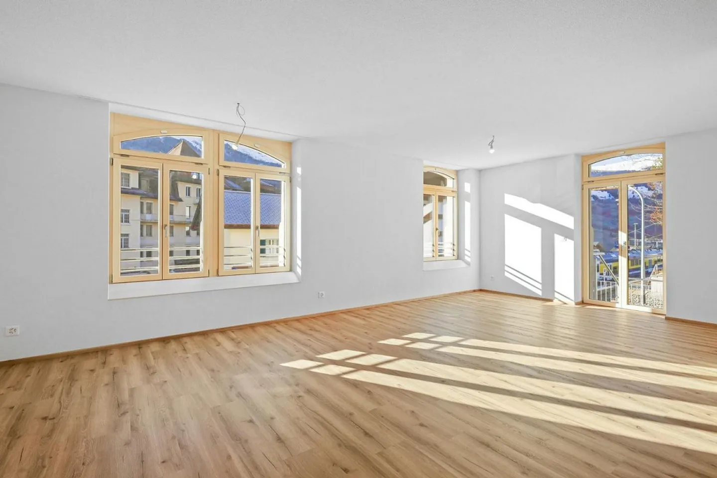 Top 2.5-room apartment with large southwest terrace in the center - Photo 1 of 10