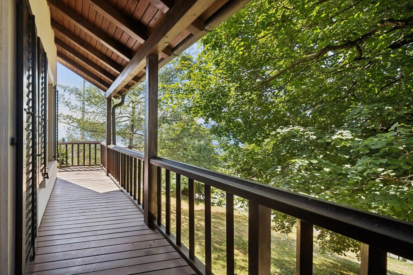 5-room single-family house on large plot in Blonay VD with lake and mountain view - Photo 16 of 18