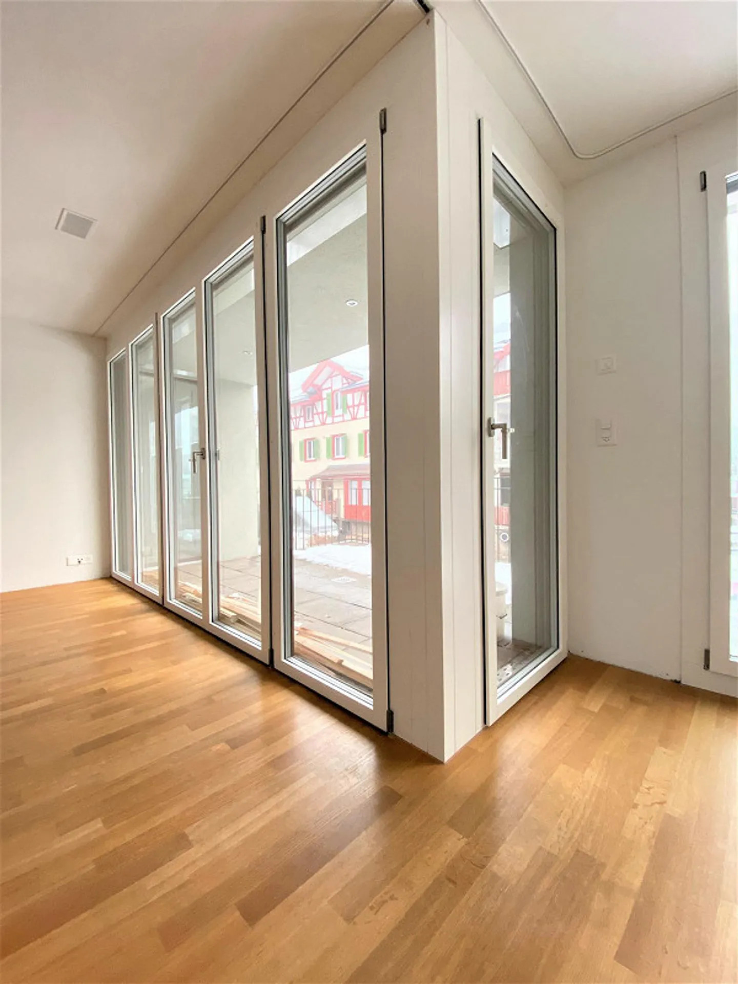 Zentrale 4.5 ZW im Dorfkern inkl. Einstellhallenplatz - Foto 3 von 10