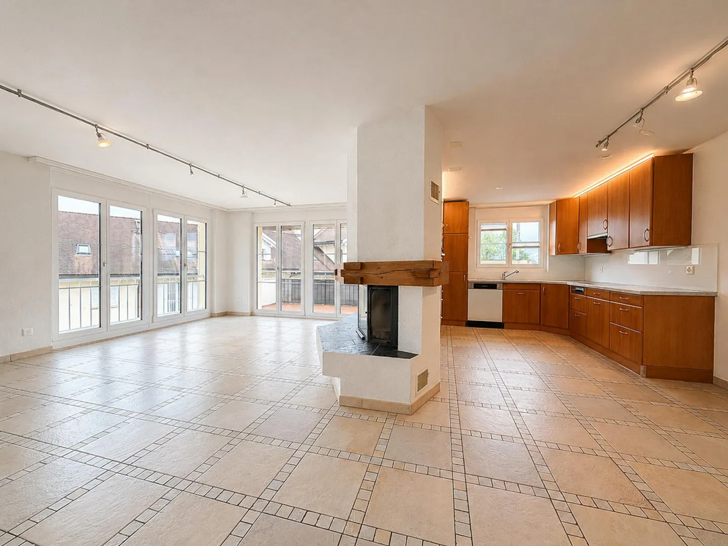 Spacious 4.5-room apartment with potential for a 5.5-room apartment - Photo 3 of 9
