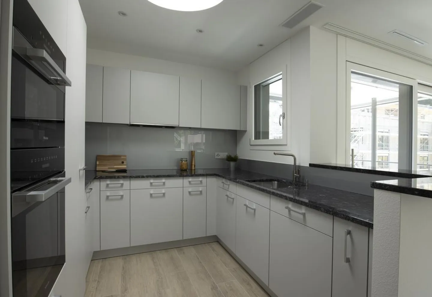 Dreamlike penthouse apartment with a view and private laundry room - Photo 2 of 9