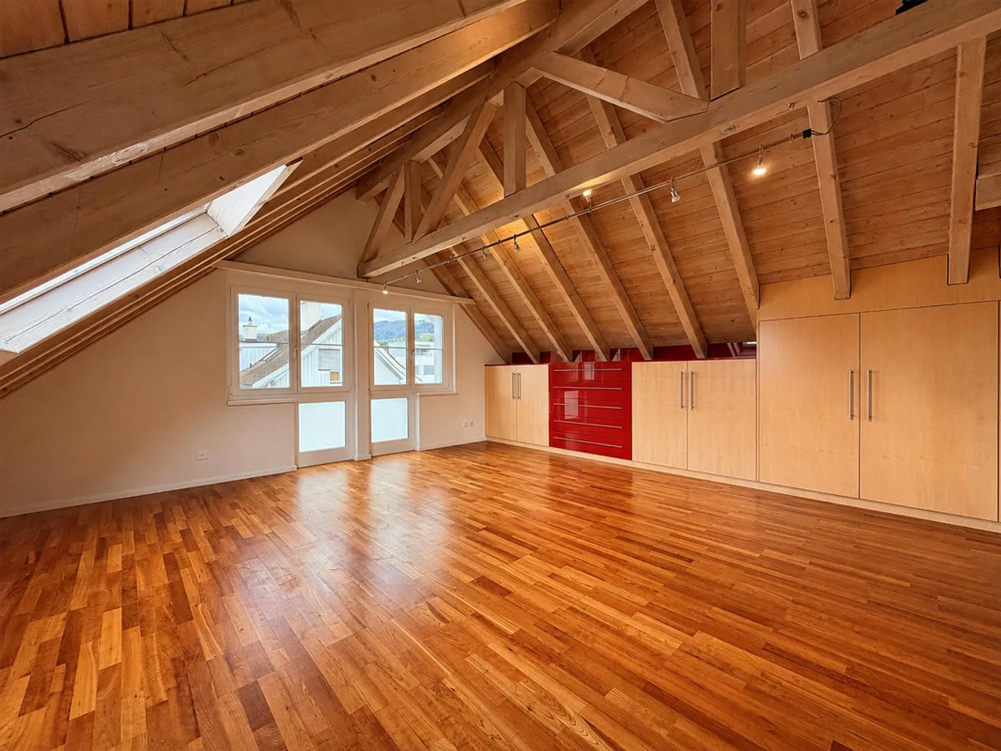 Spacious 4.5-room apartment with potential for a 5.5-room apartment - Photo 4 of 9