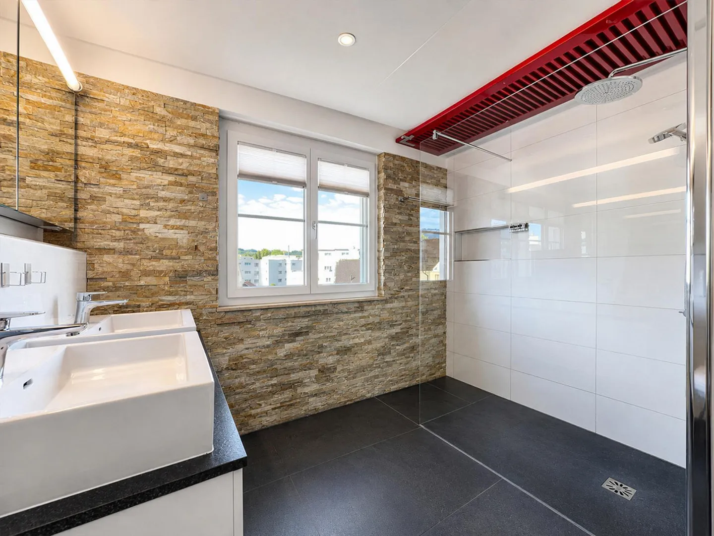 Spacious 4.5-room apartment with potential for a 5.5-room apartment - Photo 7 of 9