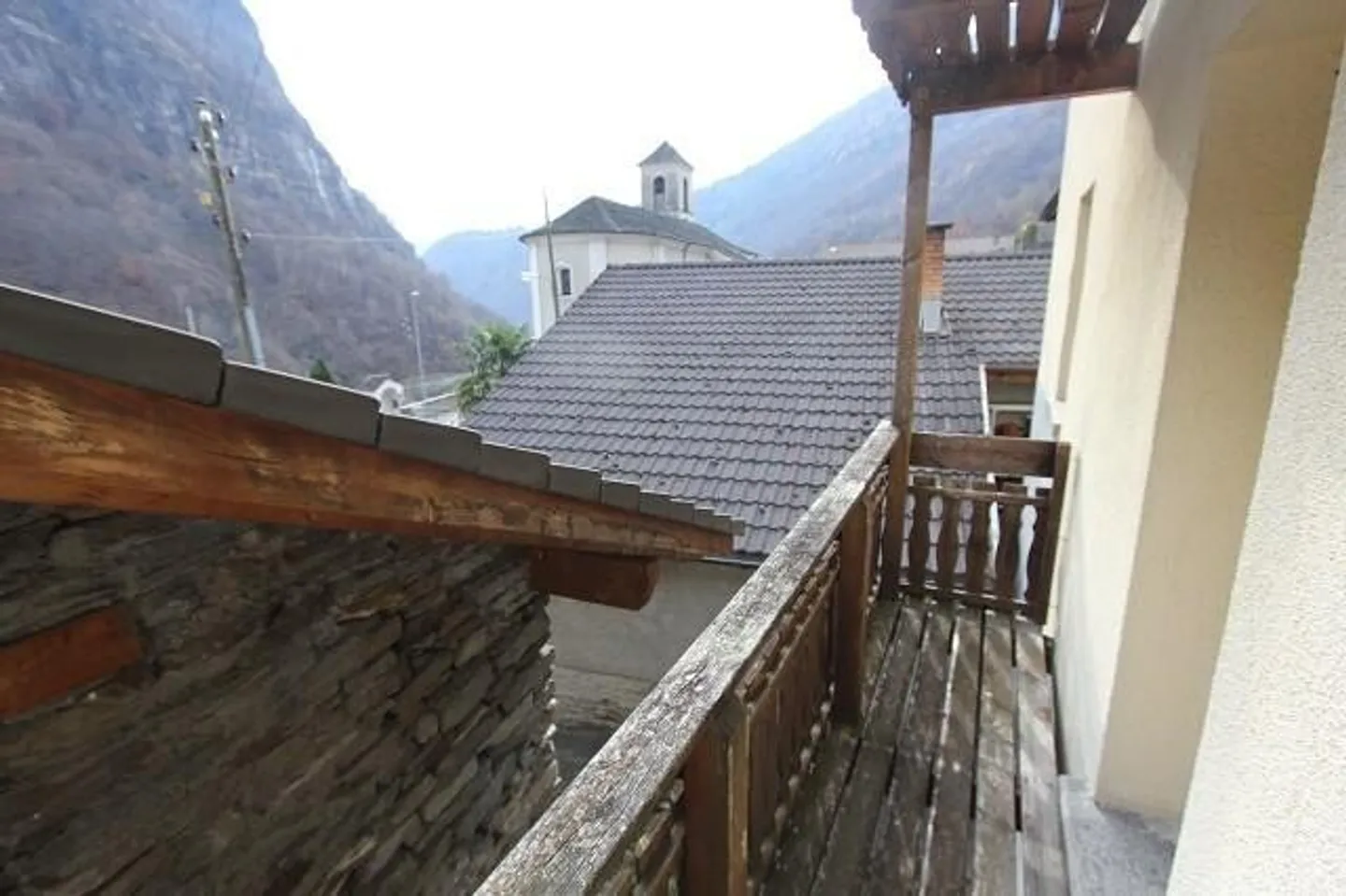 Incantevole casa plurifamiliare a Buseno - Foto 4 di 13