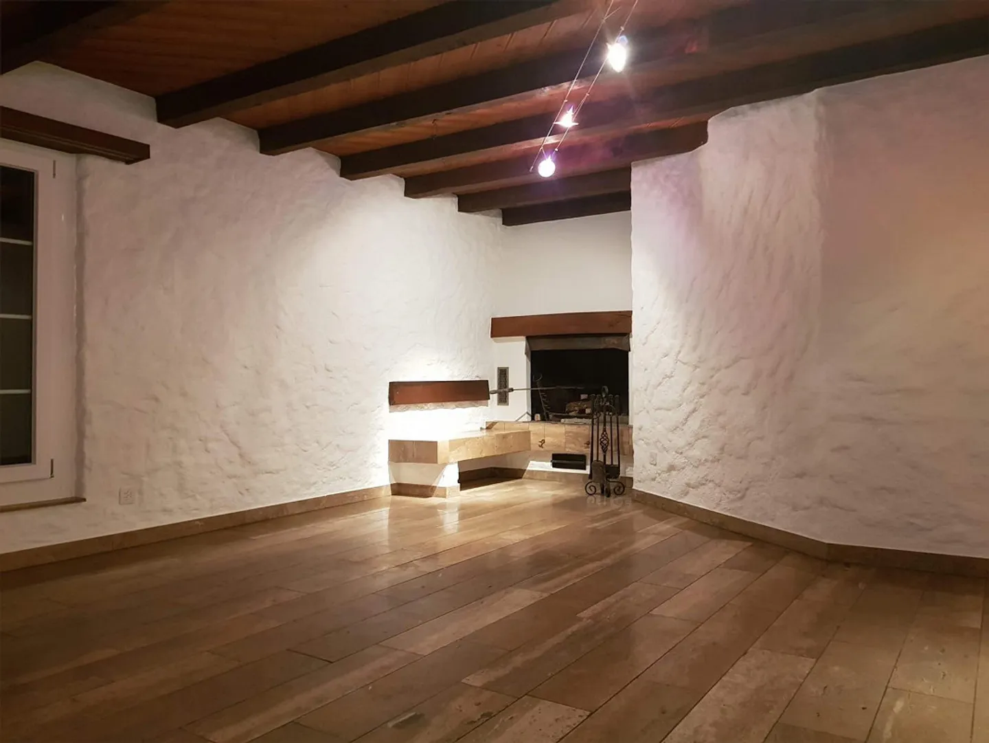 Appartamento d'epoca di 4 stanze con fascino, camino e giardino condiviso - Foto 1 di 17