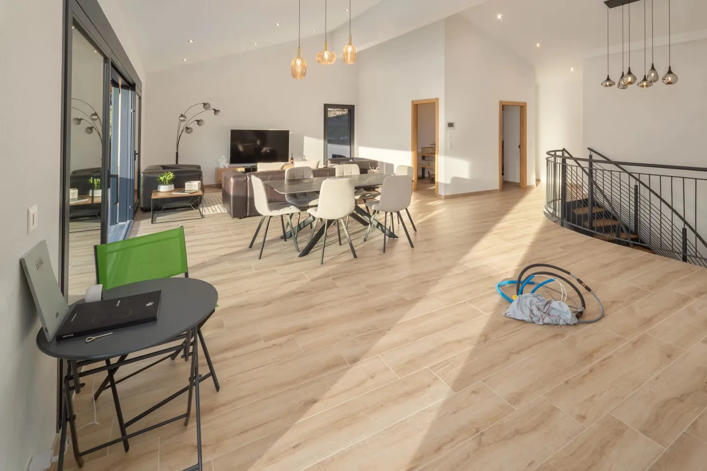 Exceptional 5.5-room chalet in Crans-Montana - Stunning view and jacuzzi - Photo 14 of 49