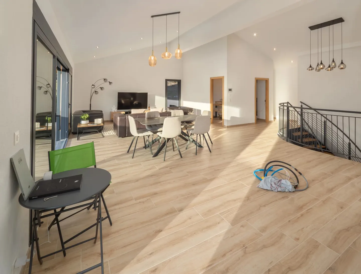 Exceptional 5.5-room chalet in Crans-Montana - Stunning view and jacuzzi - Photo 15 of 49