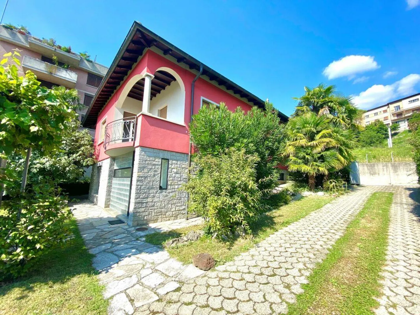 Maison individuelle avec jardin et garage - Photo 2 sur 13