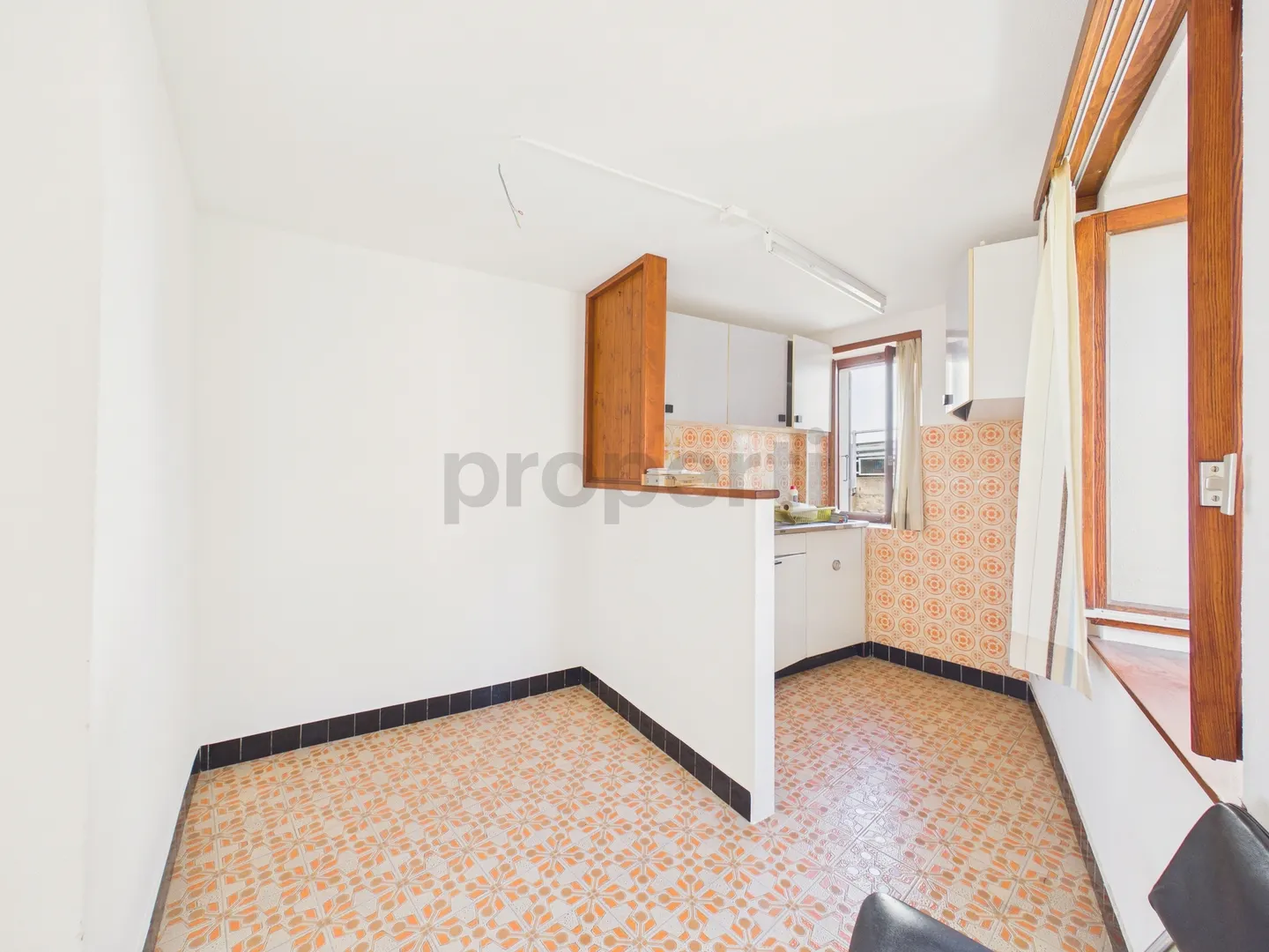 Geräumiges 7,5-Zimmer-Haus in Doppelhaushälfte, teilweise renoviert, Alto Malcantone-Mugena - Foto 3 von 12