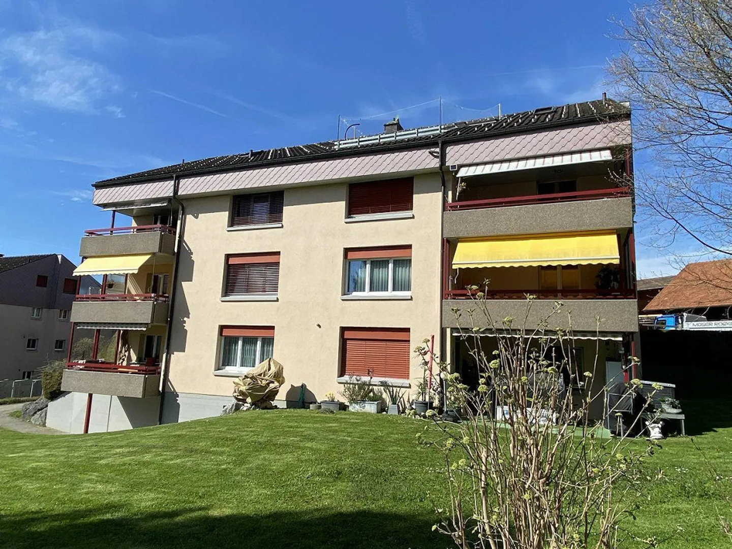 3 condominiums (investment properties) - Photo 1 of 9